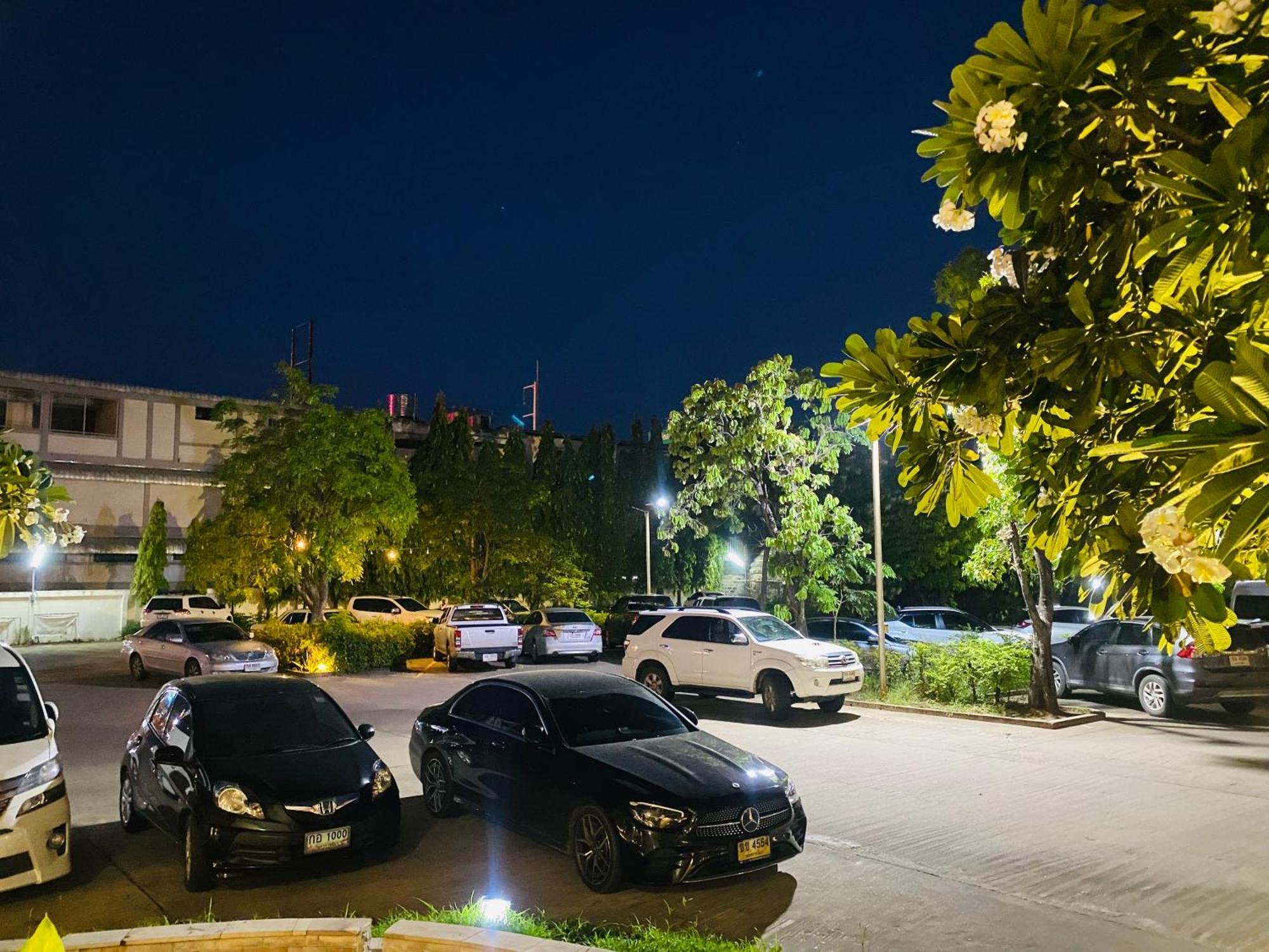 โรงแรม ซิตี้พาร์ค โคราช City Park Hotel Nakhonratchasima Exteriér fotografie